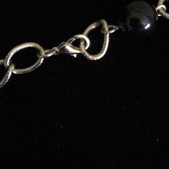 Black and white beaded necklace 15 inch - Picture 3 of 3